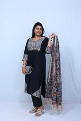 Black Suit With Dupatta